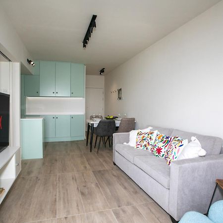 Palmove Luxurious Beachfront Apt ラルナカ エクステリア 写真
