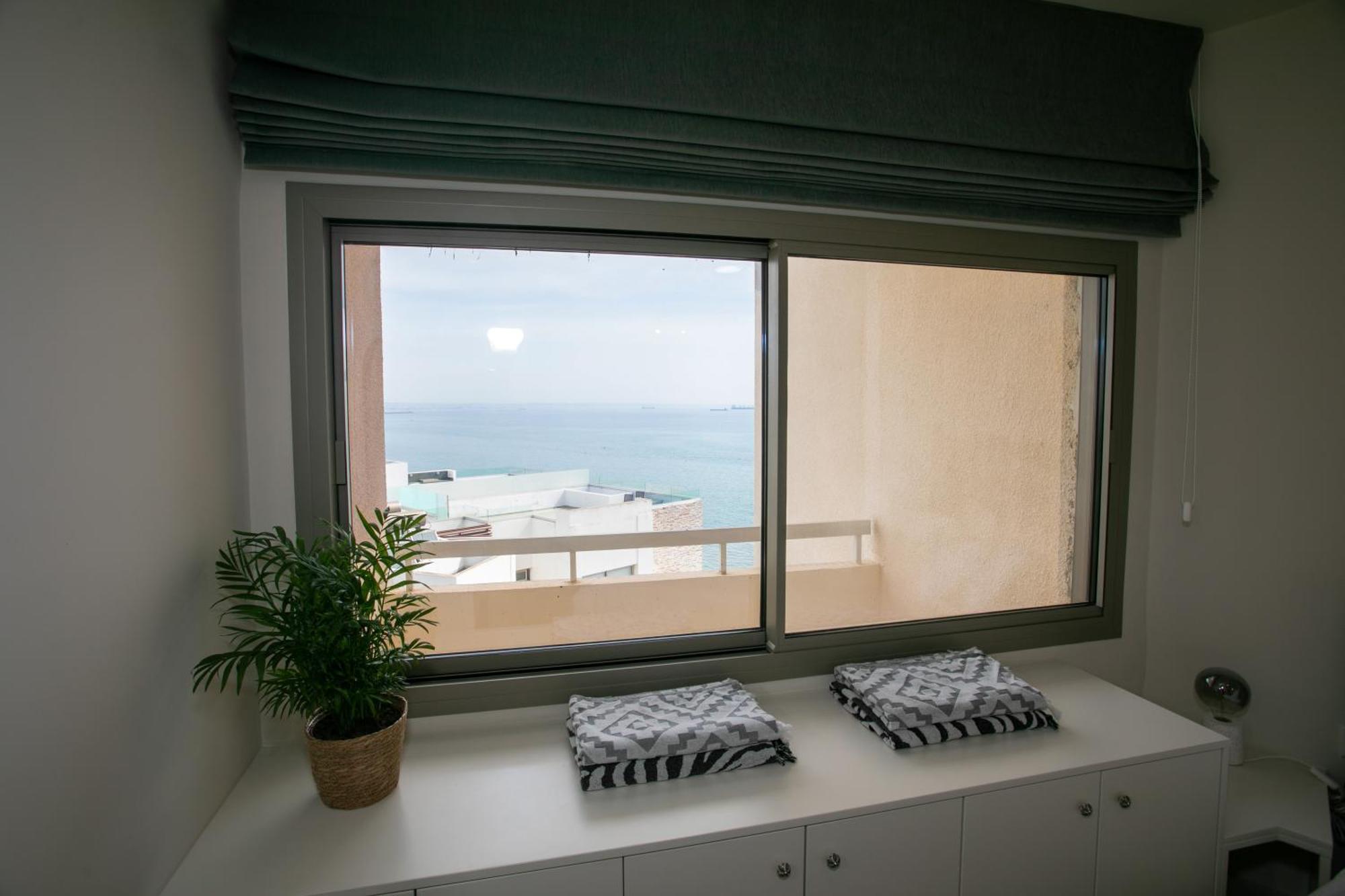Palmove Luxurious Beachfront Apt ラルナカ エクステリア 写真
