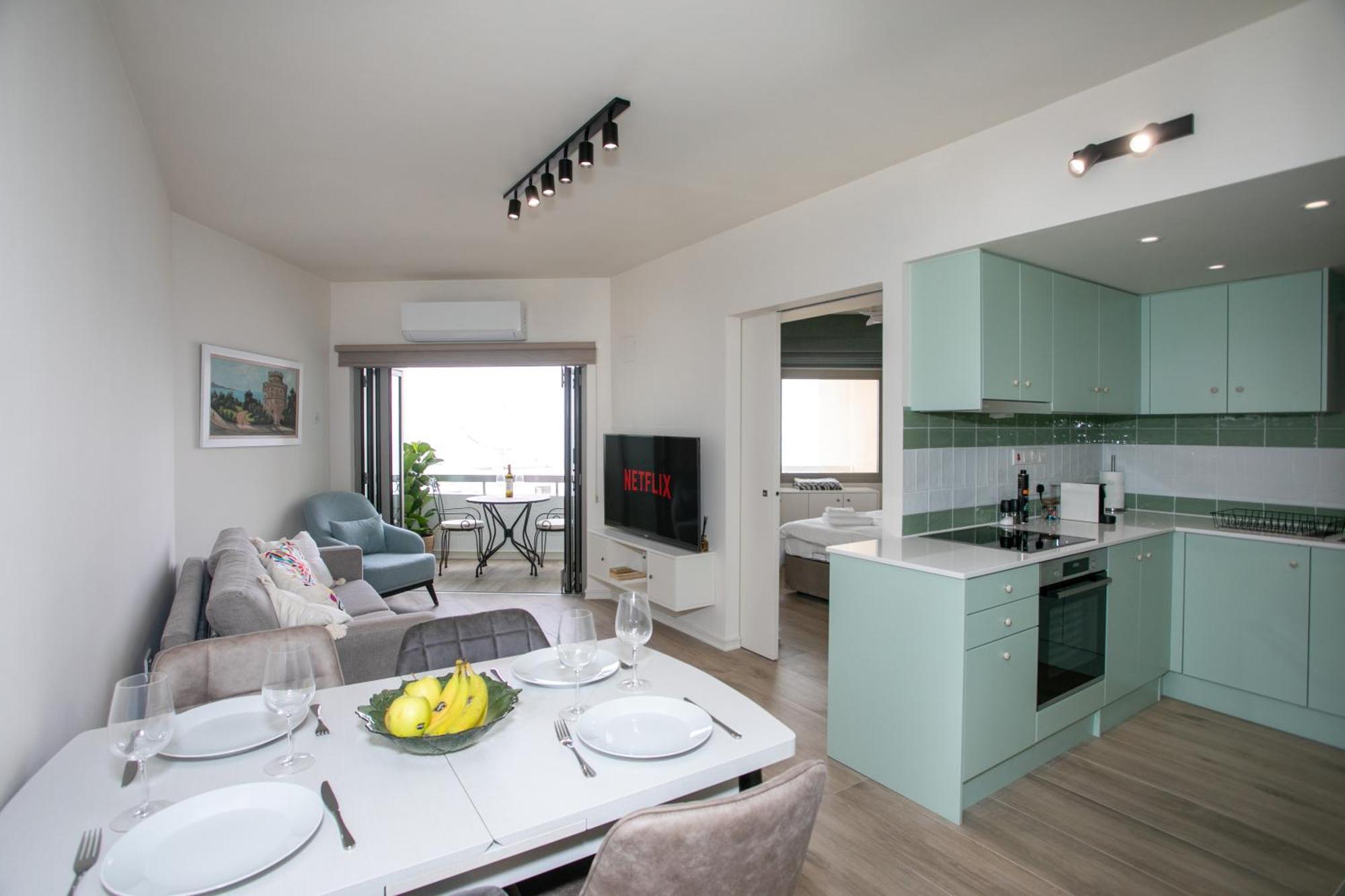 Palmove Luxurious Beachfront Apt ラルナカ エクステリア 写真
