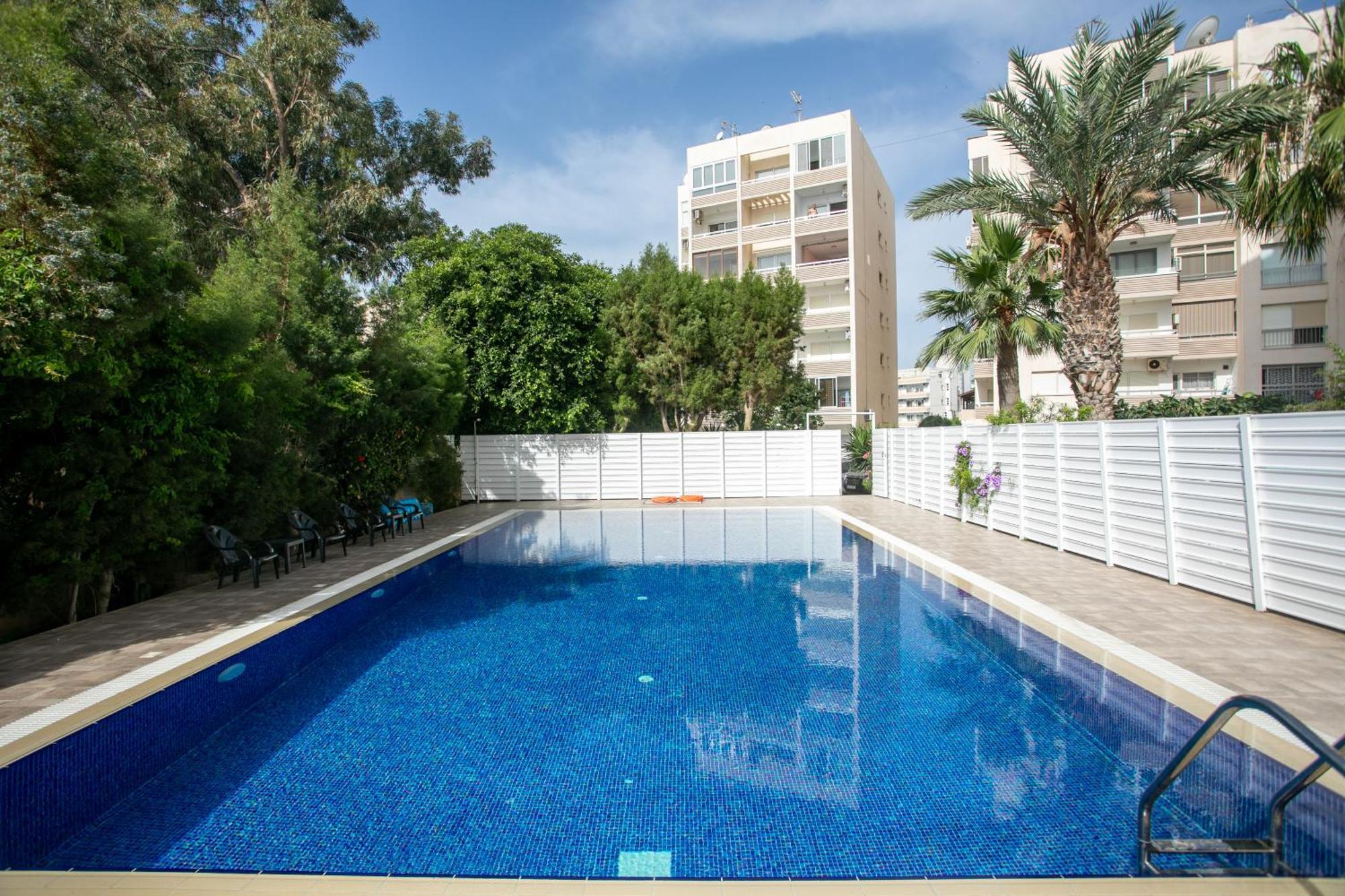 Palmove Luxurious Beachfront Apt ラルナカ エクステリア 写真